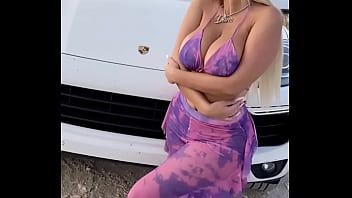 Play She wanted to fuck in the desert