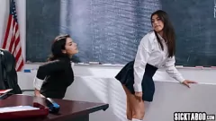 Play Lesbian Teen Gal Ritchie Fucked by MILF Teacher Valentina Nappi