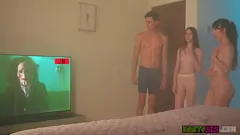 Play Megan Marx & Myra Moans: Dirty Threesome Game with Big Dicks