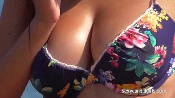 Play Big Tits Teen Beach Candid