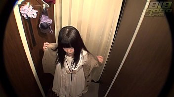 Play Changing Room Caught: Innocent Girl Multiple Angles