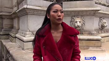 Play Sexy Thai girl Poopea double fucked in a club in Paris