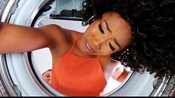 Play My girlfriend's stepmom gets stuck in the washing machine