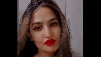 Play Sessy Poonam paid tango live nude