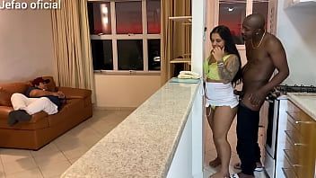 Play Fui arruma a maquina se uma cliente, e o marido intertido com a televisão, e deixou q mulher gostosa do meu lado, fodi ela bem gostoso