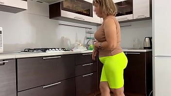 Play Smooth ass mature milf takes penis in anal